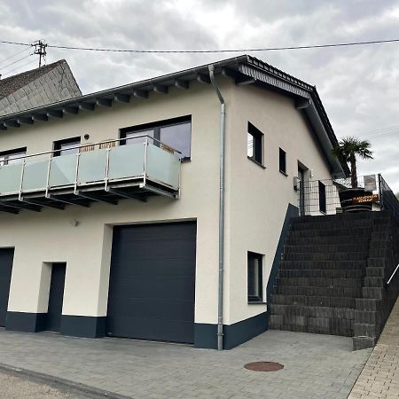 Ferienwohnung " Wein Unter Palmen " Neumagen-Dhron Exterior photo